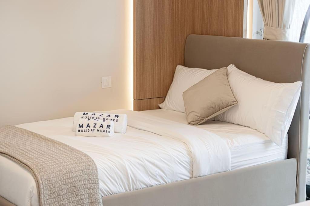 2BR Luxury Stay with Starry Ceiling