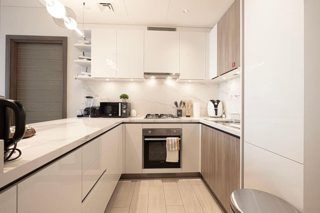 2BR Luxury Stay with Starry Ceiling