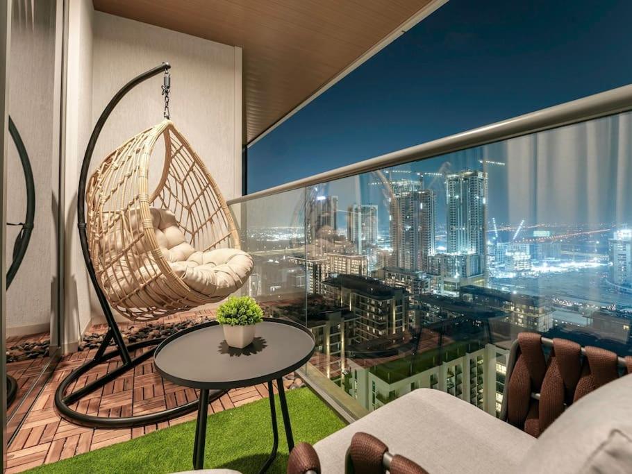 2BR Luxury Stay with Starry Ceiling