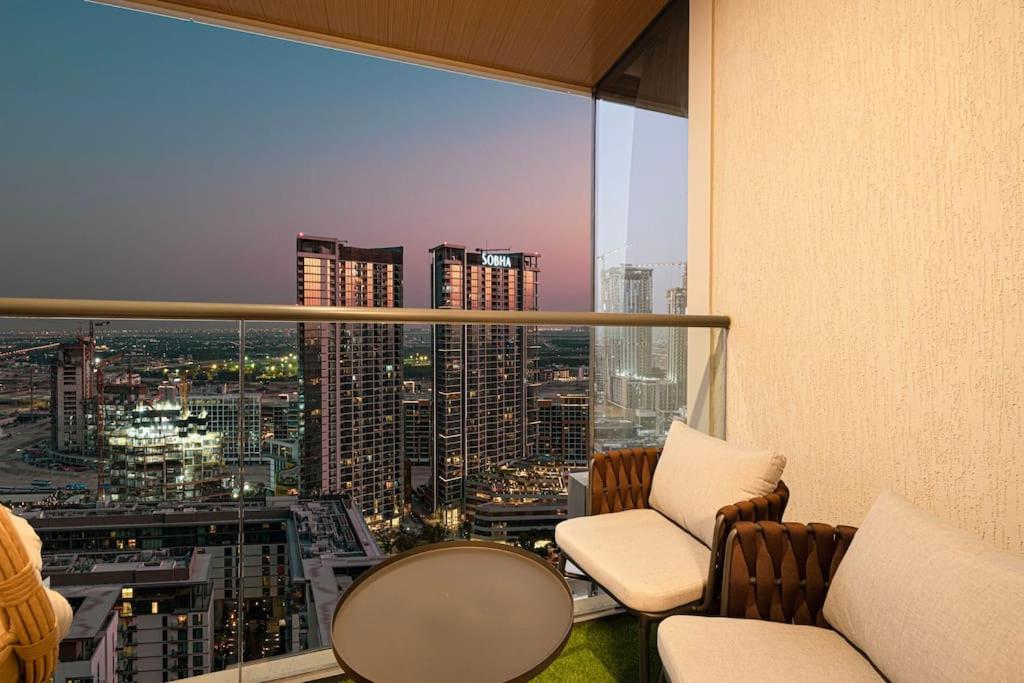 2BR Luxury Stay with Starry Ceiling
