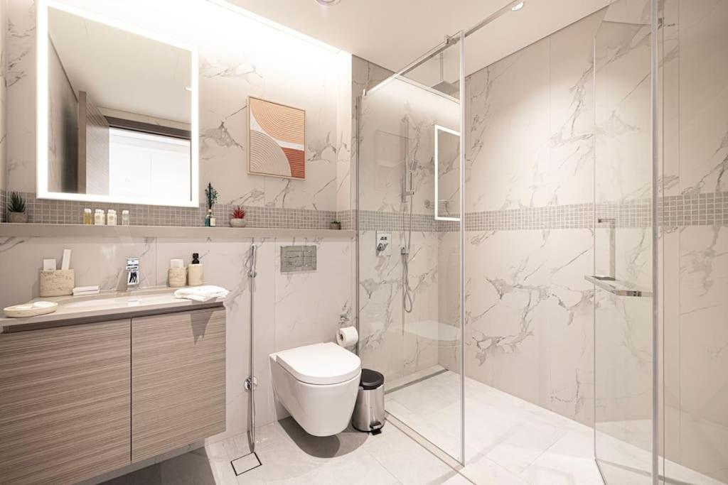 2BR Luxury Stay with Starry Ceiling
