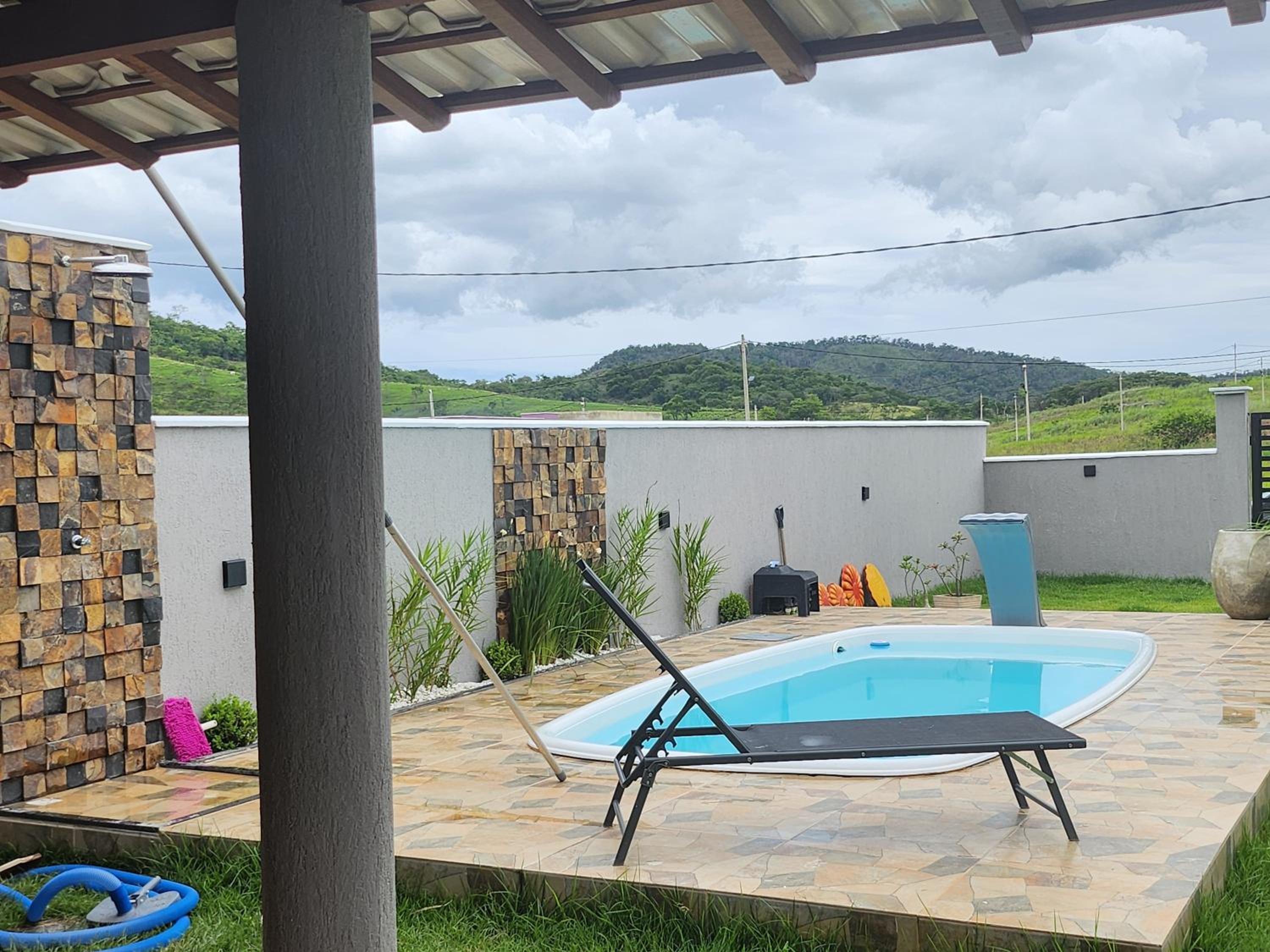 Aluga-se casa com area gourmet