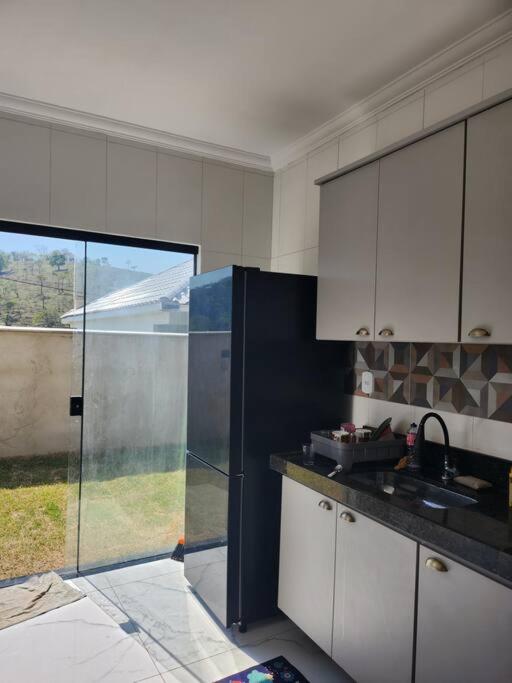 Aluga-se casa com area gourmet