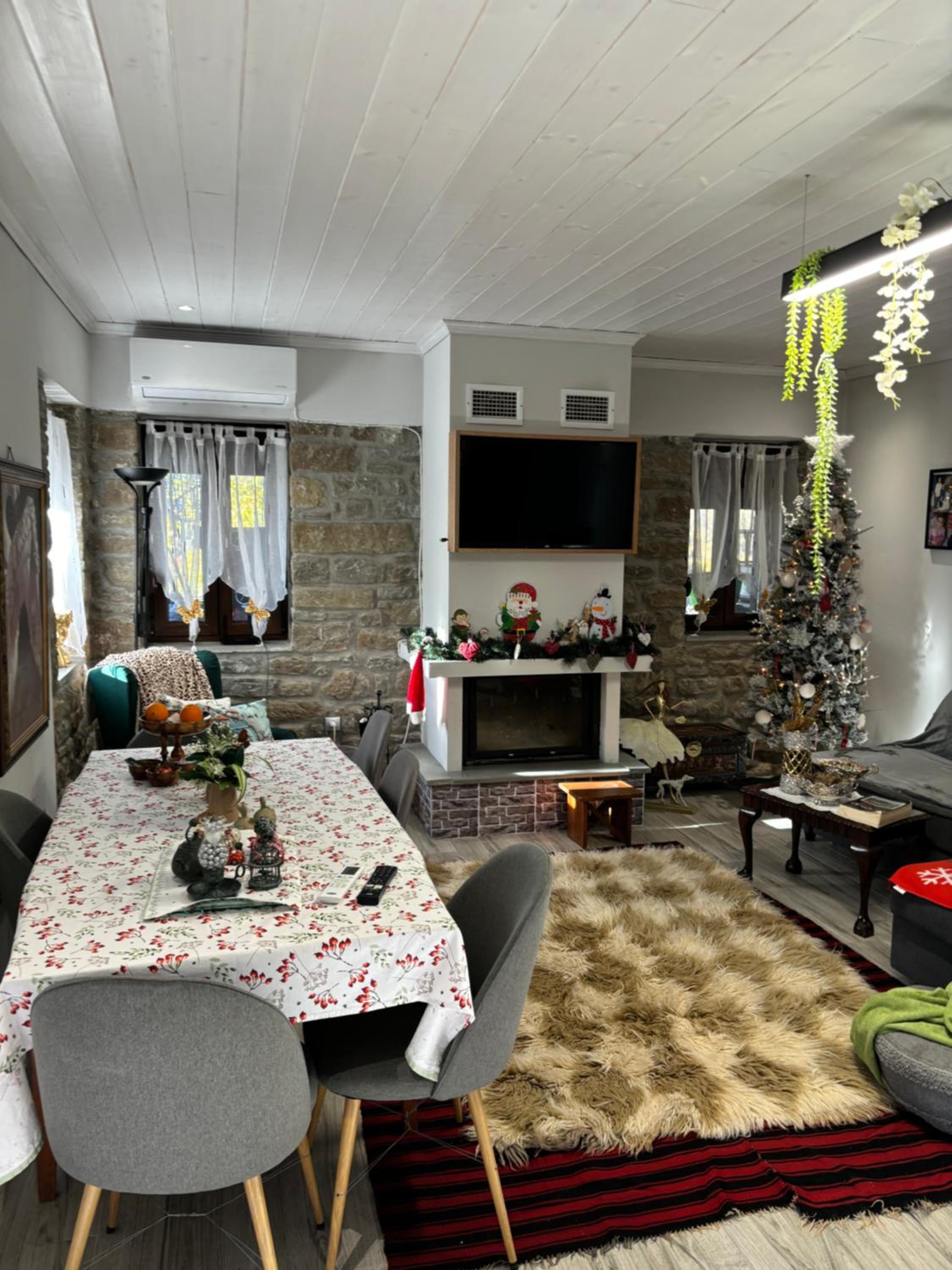 Stonehouse Karidis