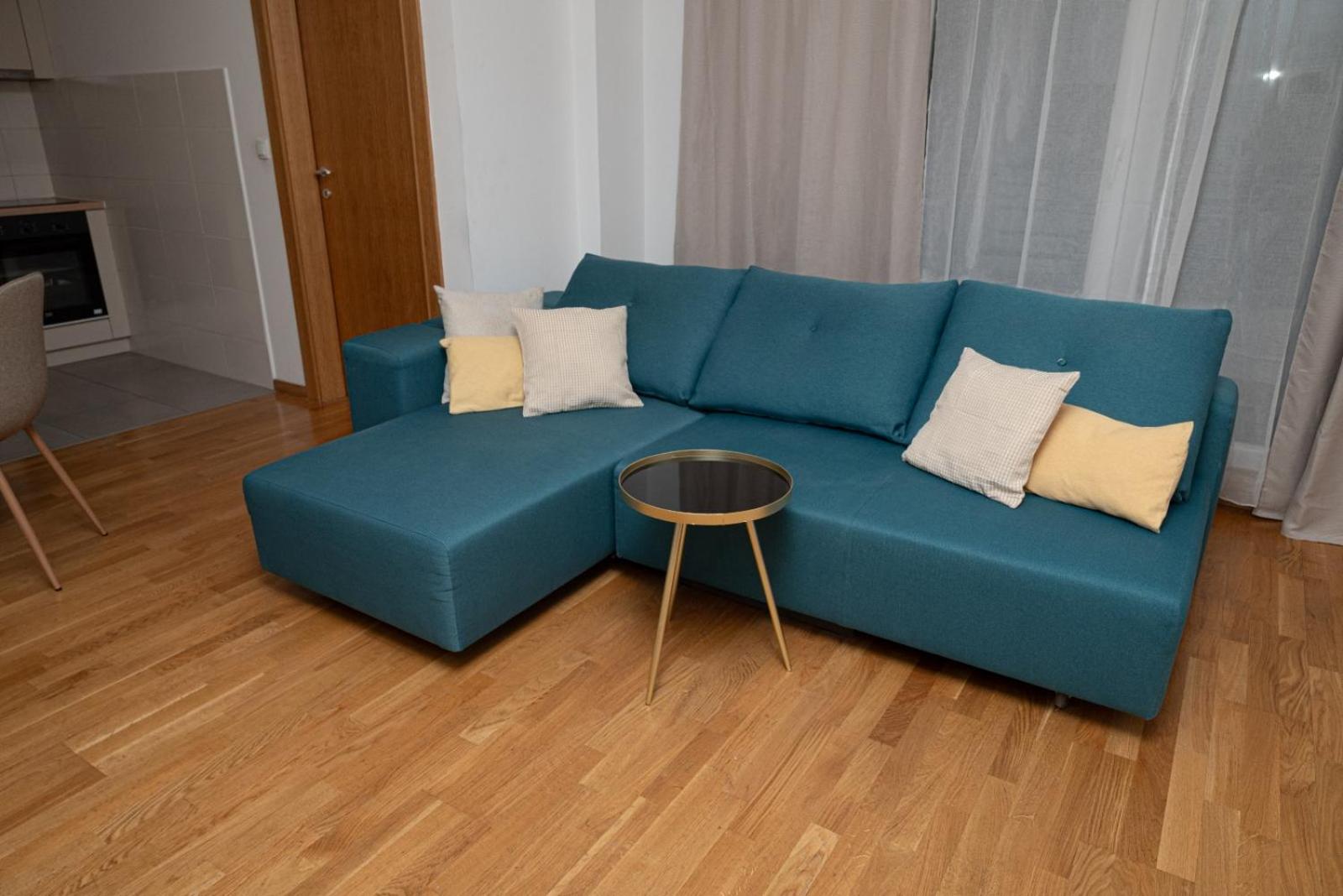 2 bedroom Apartment Private Parking Downtown Novi Sad view 5
