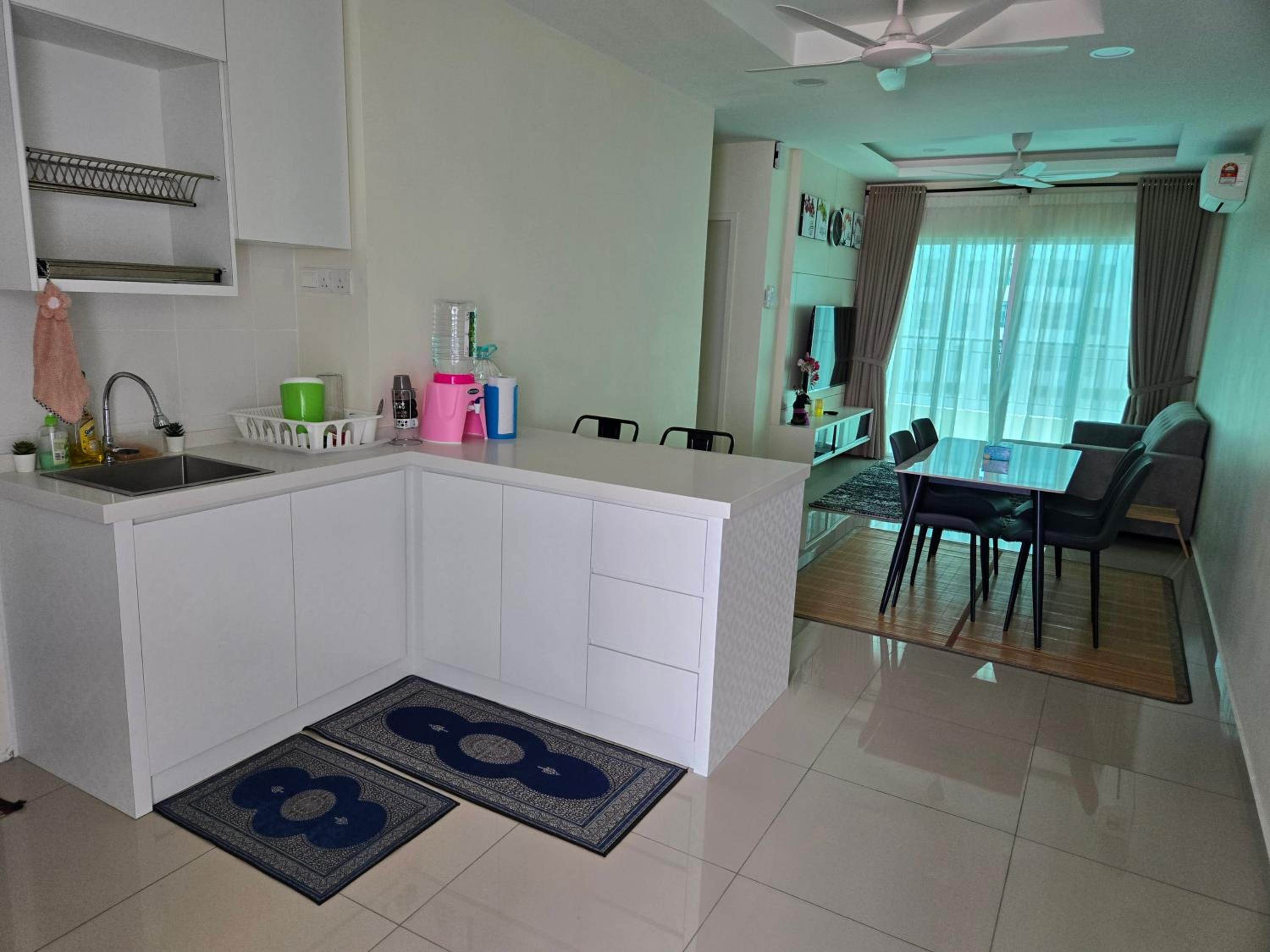 Hazel Luxe Apartment