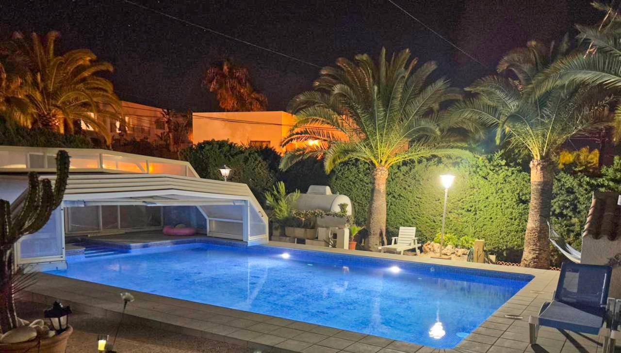 Chalet Los Almendros con piscina privada