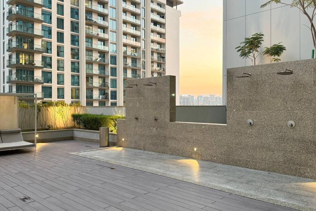 2BR Luxury Stay with Starry Ceiling