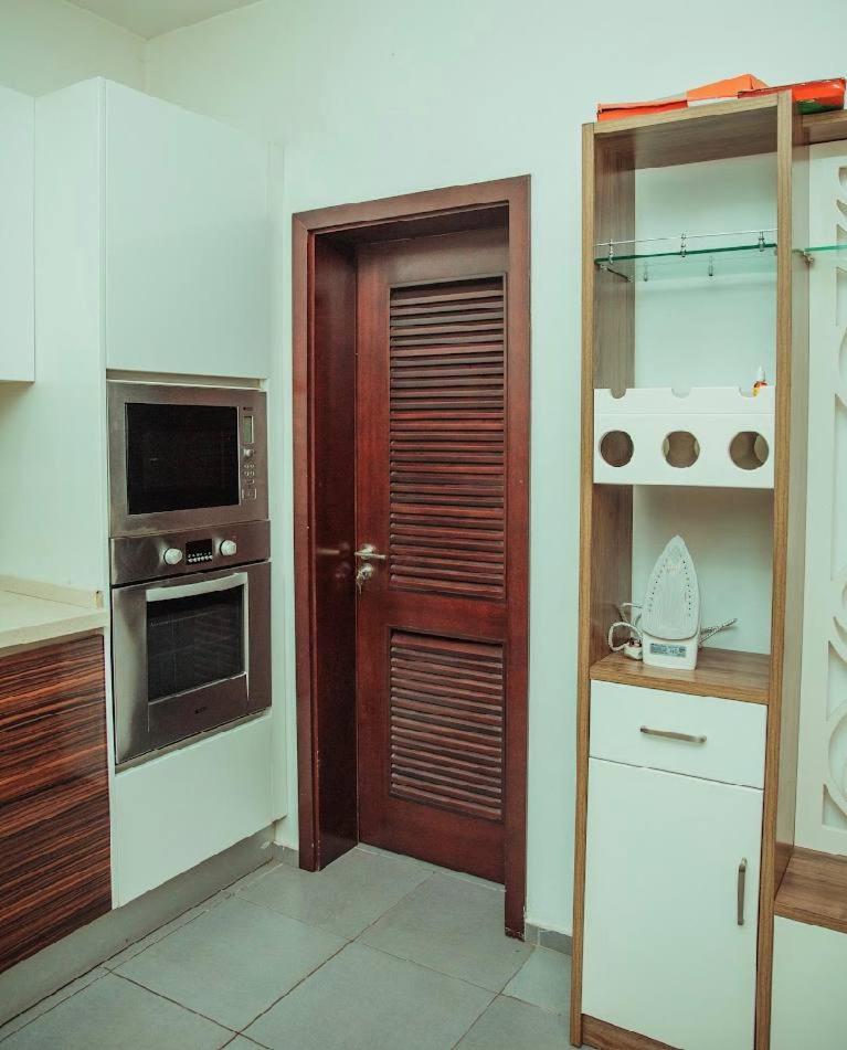 Enzo Apartments, Suites & Pods