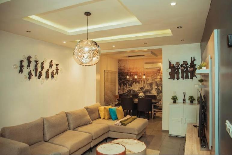 Enzo Apartments, Suites & Pods