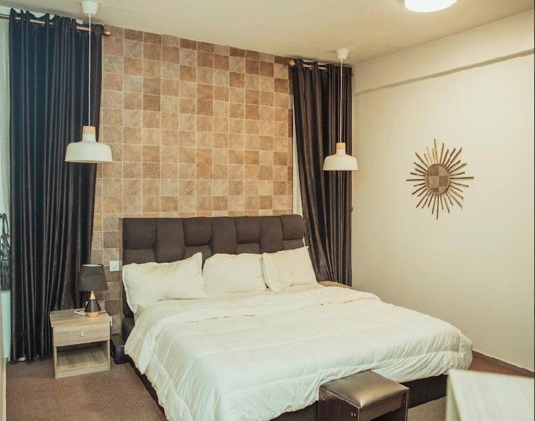 Enzo Apartments, Suites & Pods