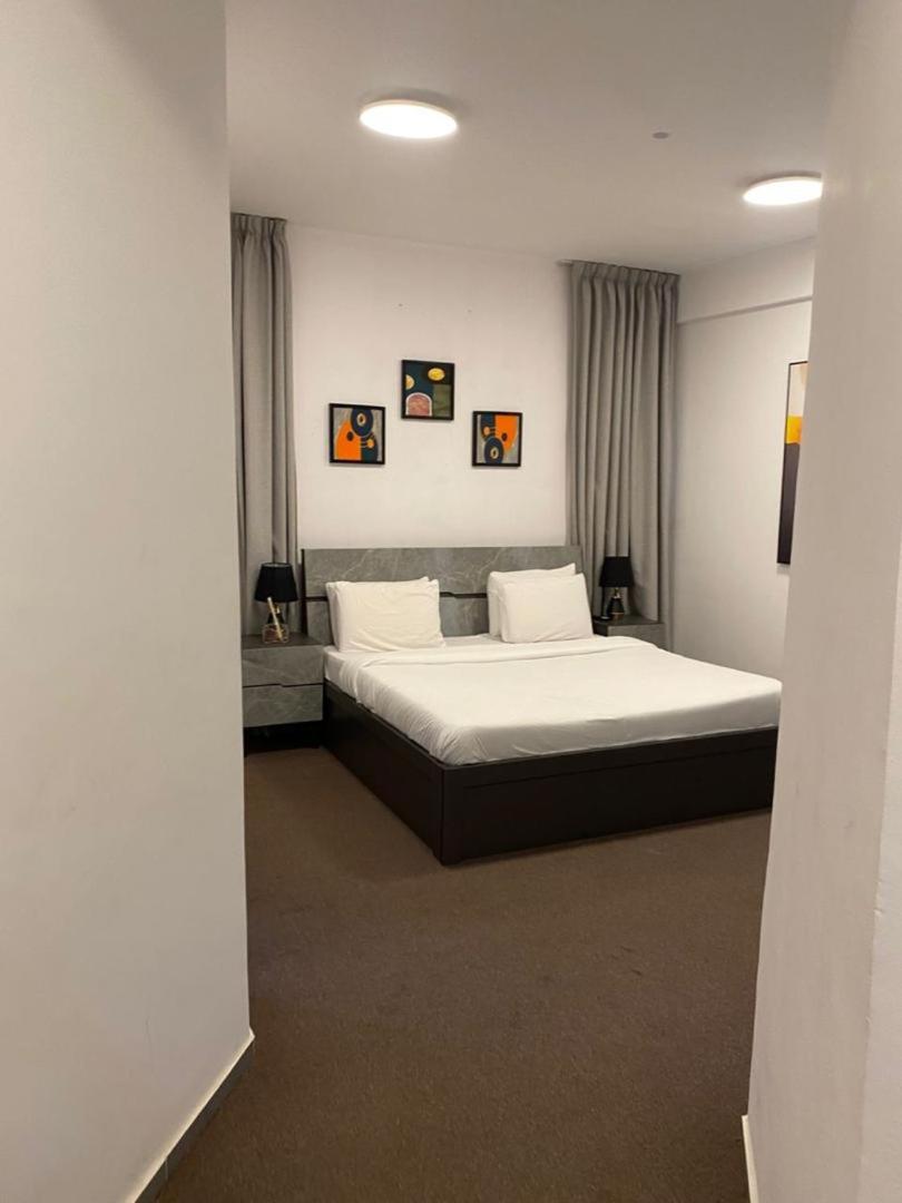 Enzo Apartments, Suites & Pods