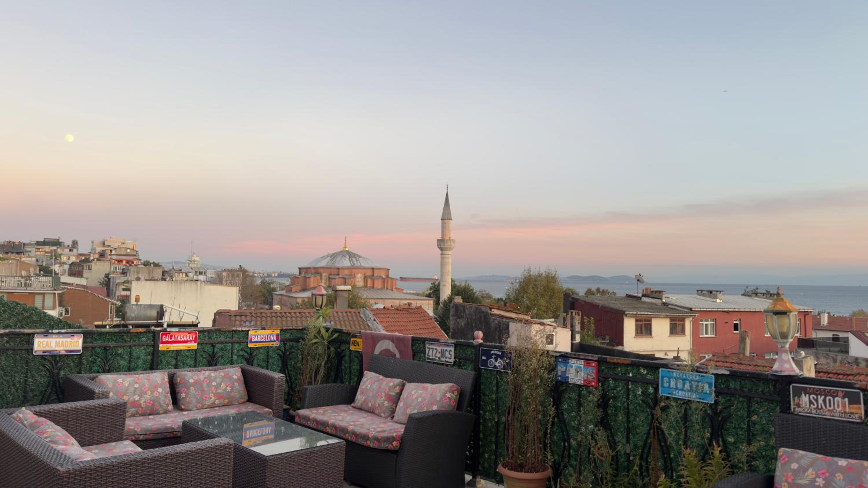 Green Life Apart Hotel