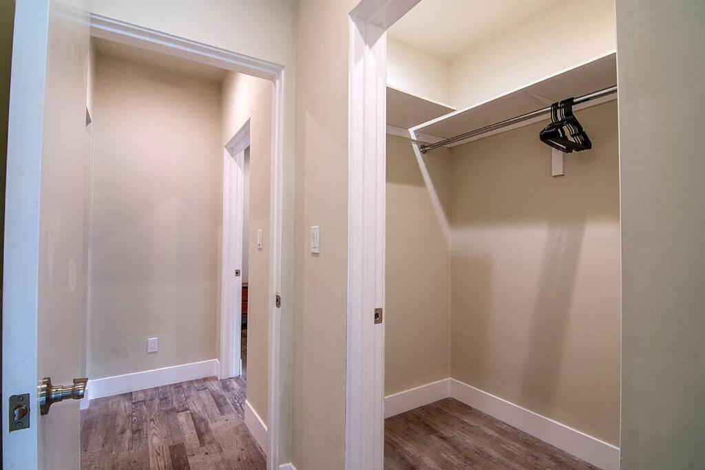 Stylish 4BR Home Prime Location Hancock Park
