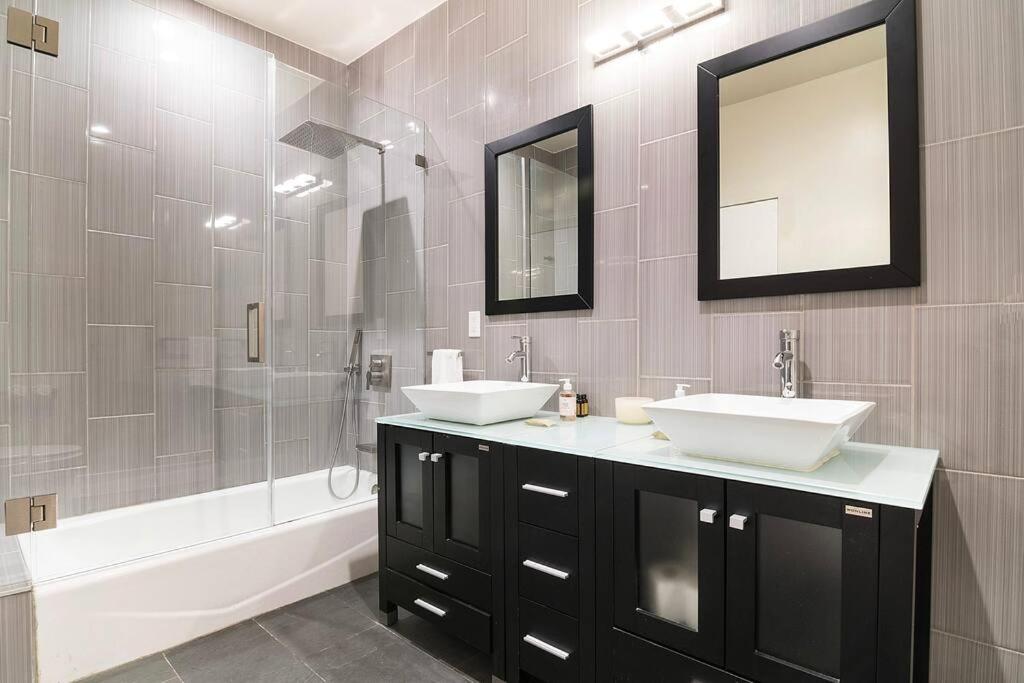 Stylish 4BR Home Prime Location Hancock Park