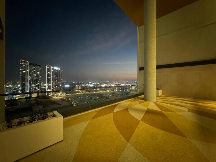 2BR Luxury Stay with Starry Ceiling
