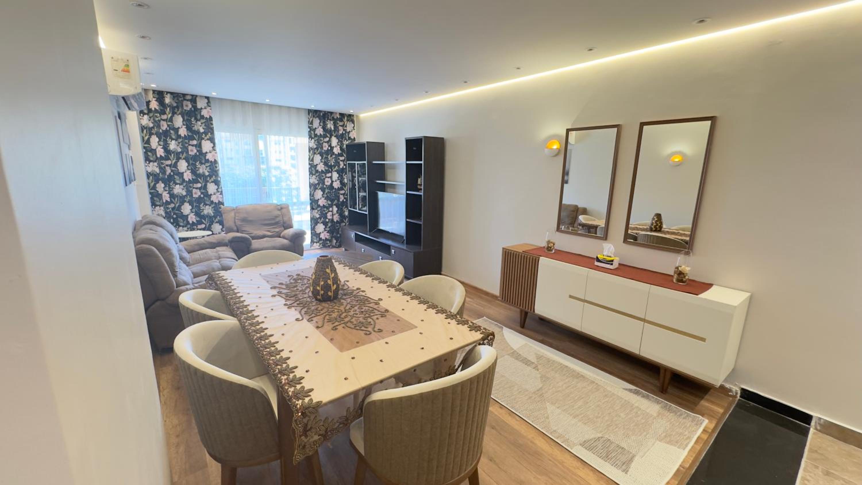 Luxury hotel apartment