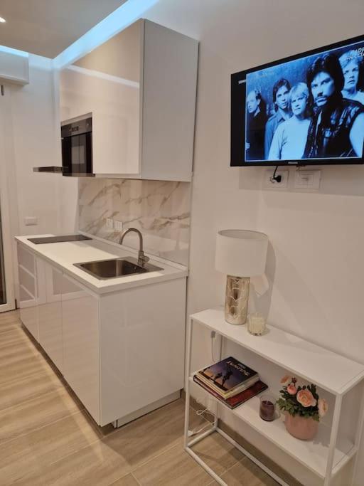 Bilocale vicino al Policlinico, Hesperia e Centro Storico Fibra Wi-Fi photo 5