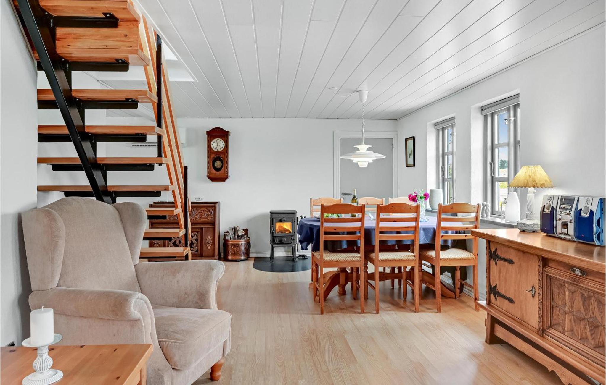 1 Bedroom Beautiful Home In Roslev view 4