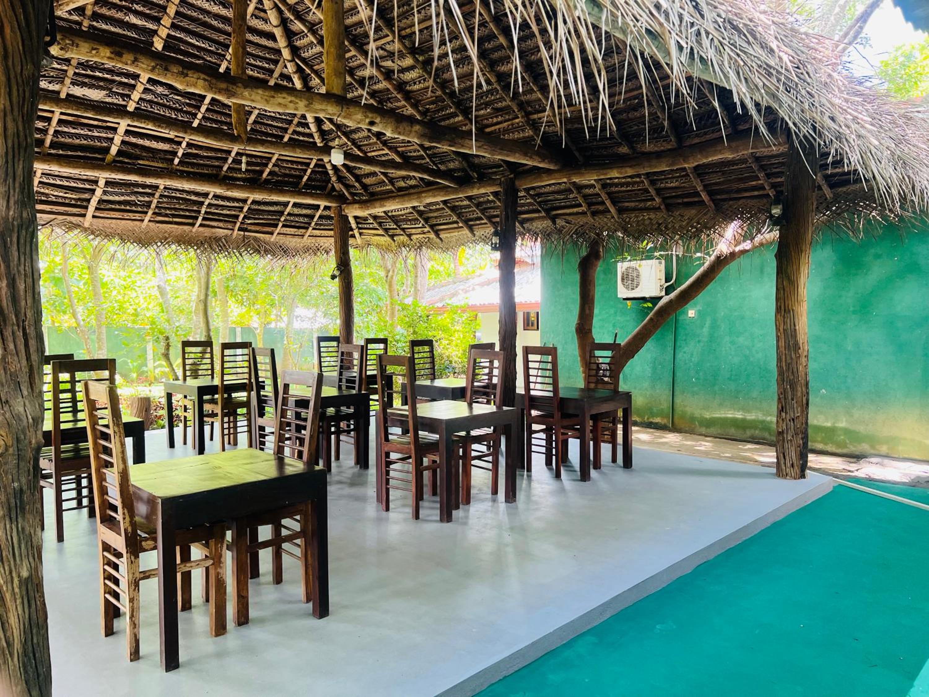 Kingfisher Resort & Retreat Sigiriya view 3