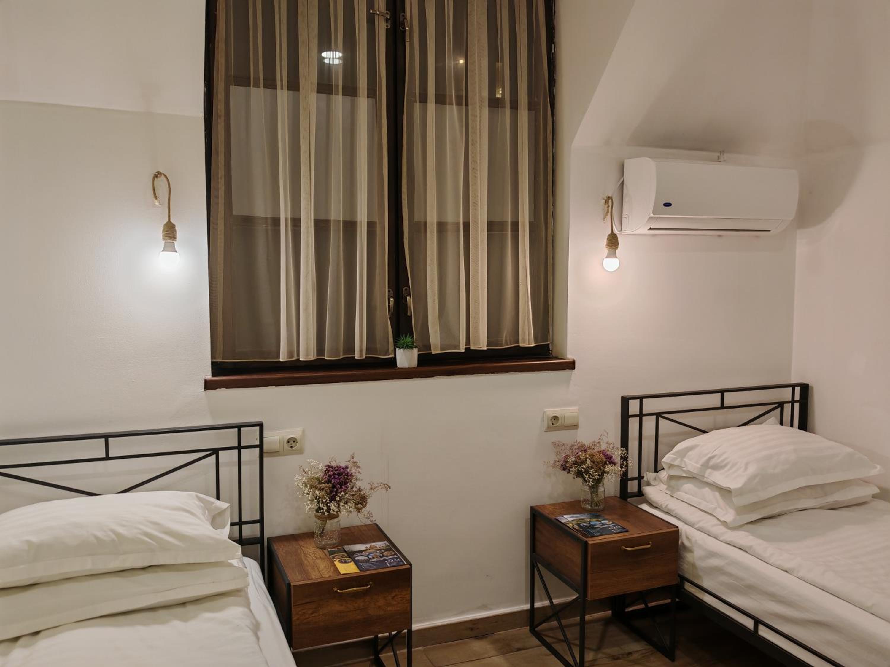 Blur Inn Gallery