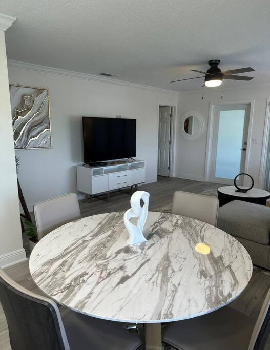 Waterfront Apartment - Intracoastal View Suite! view 2