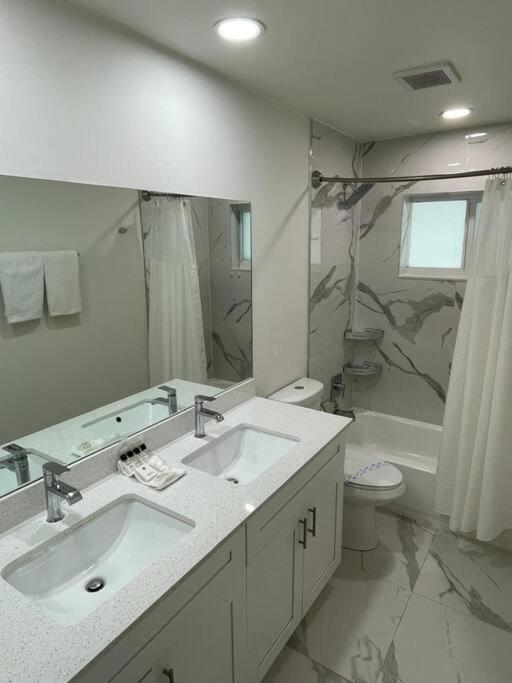 Waterfront Apartment - Intracoastal View Suite! view 3