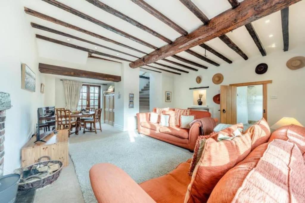Charming And Cosy Town Farmhouse view 3