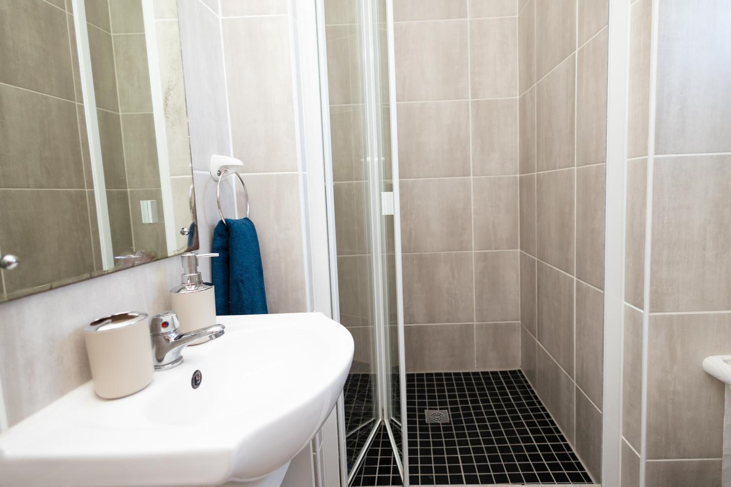 Walmer Sleek Home Away from Home