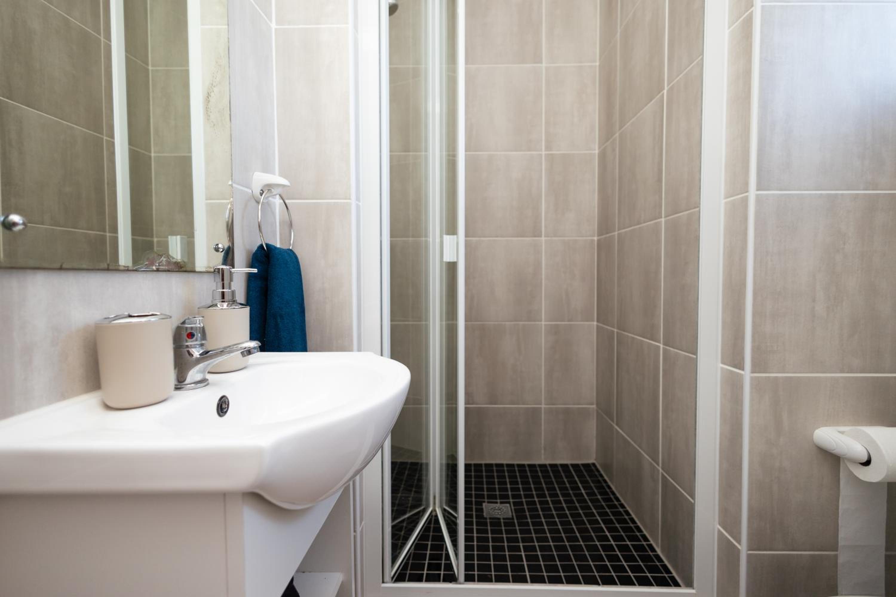 Walmer Sleek Home Away from Home