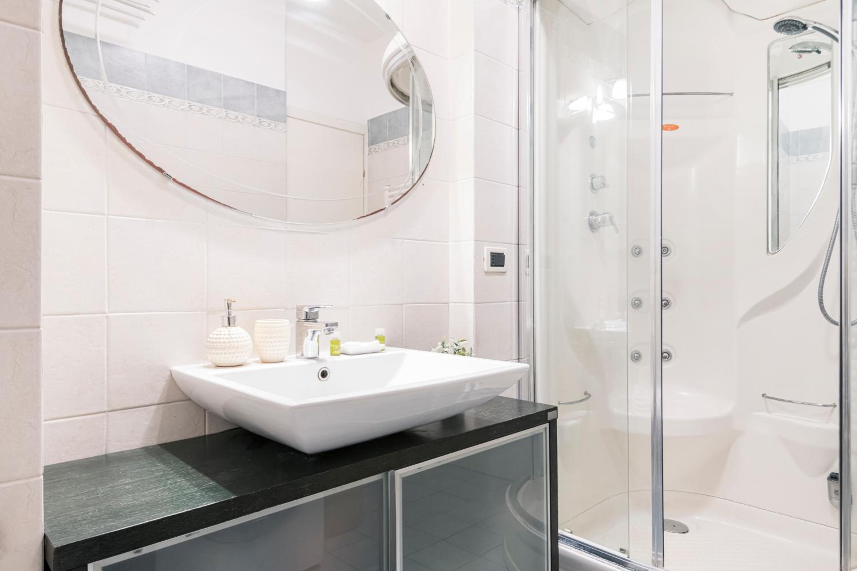 Easylife - Milano - DellaChiusa 8 - Porta Ticinese