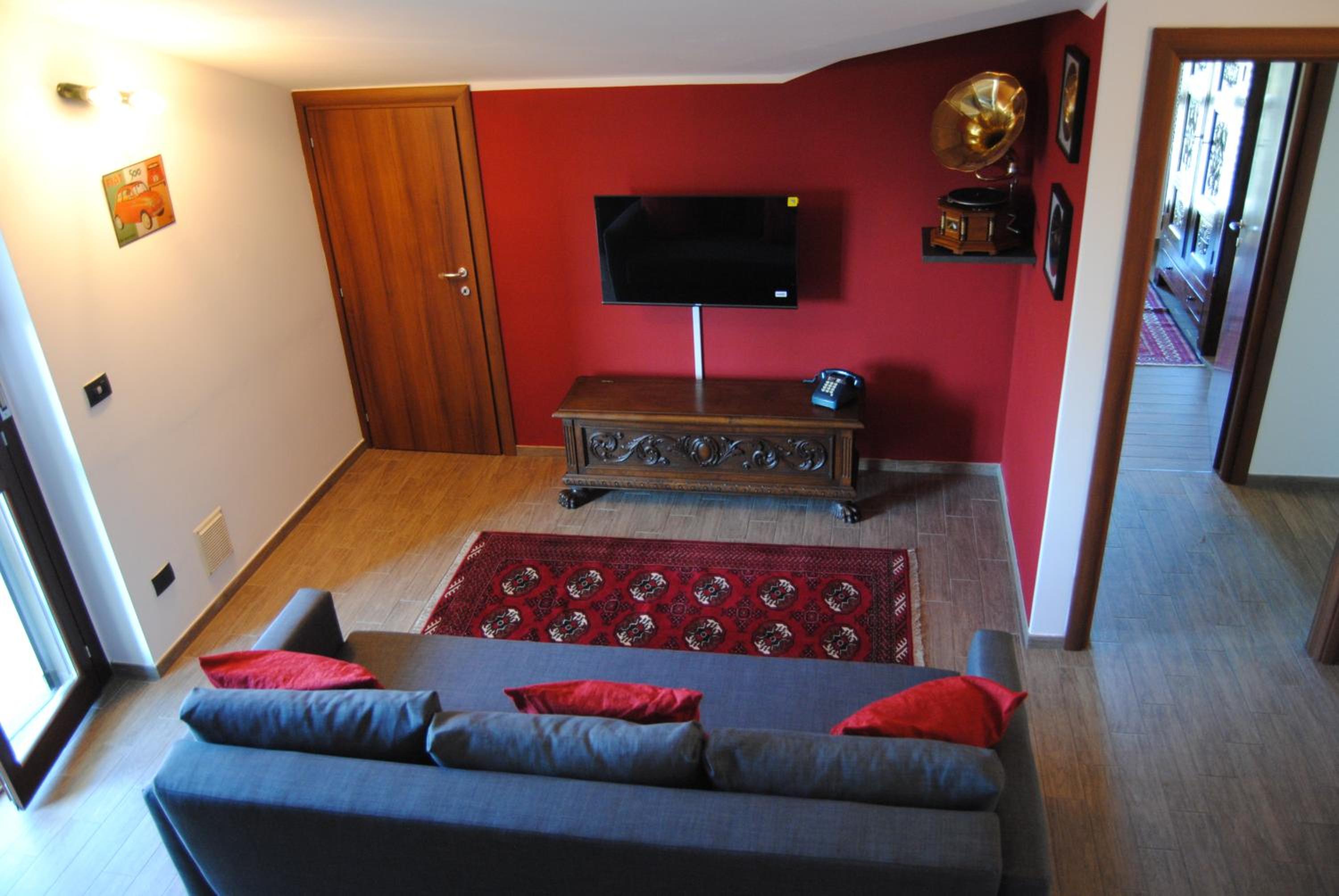 Vintage Apartment