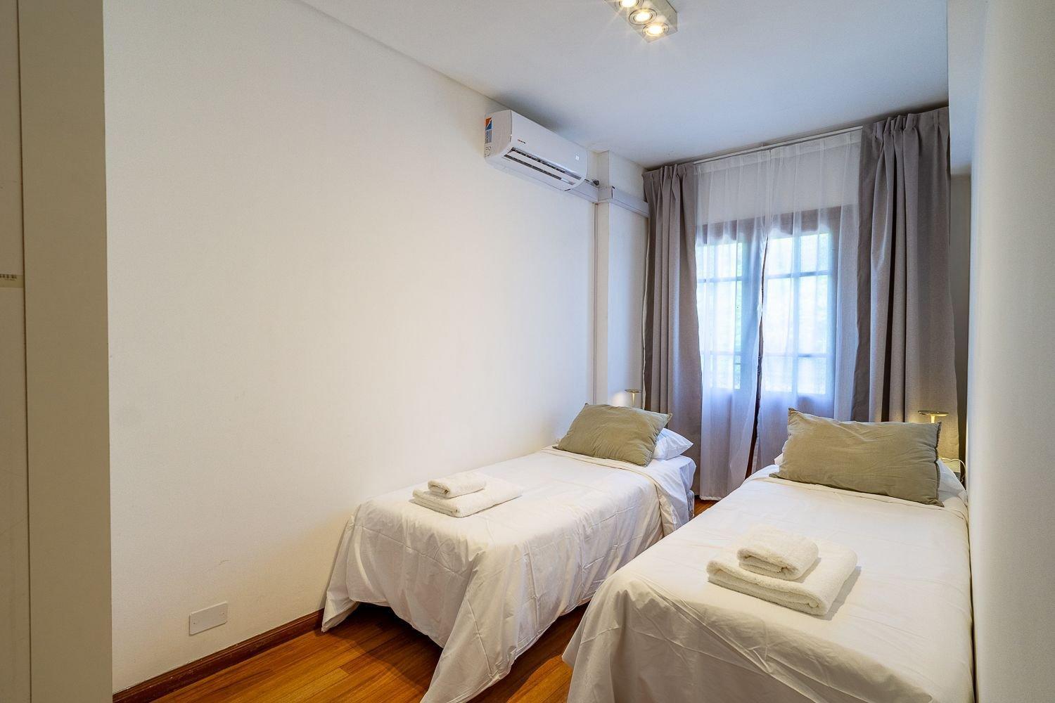 Ideal Families Private Terrace, BBQ & Jacuzzi!