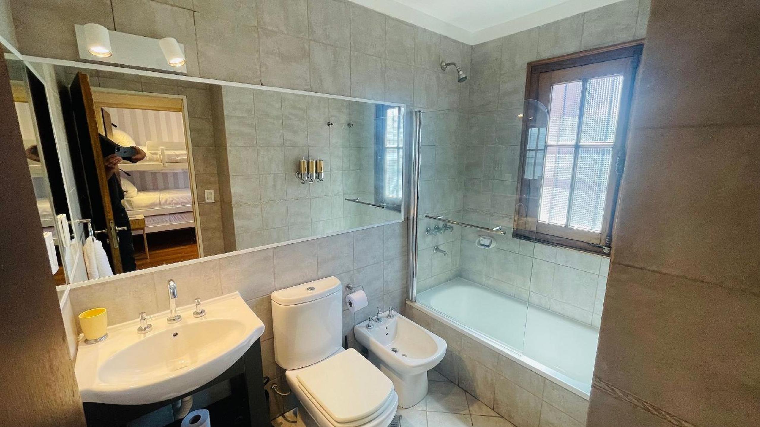 Ideal Families Private Terrace, BBQ & Jacuzzi!