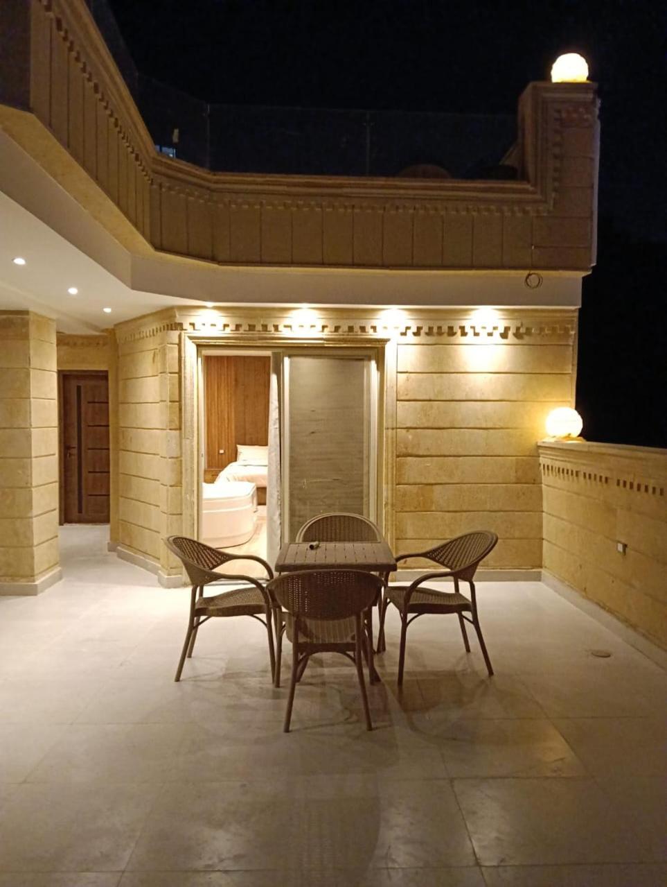 Rihana pyramids hotel