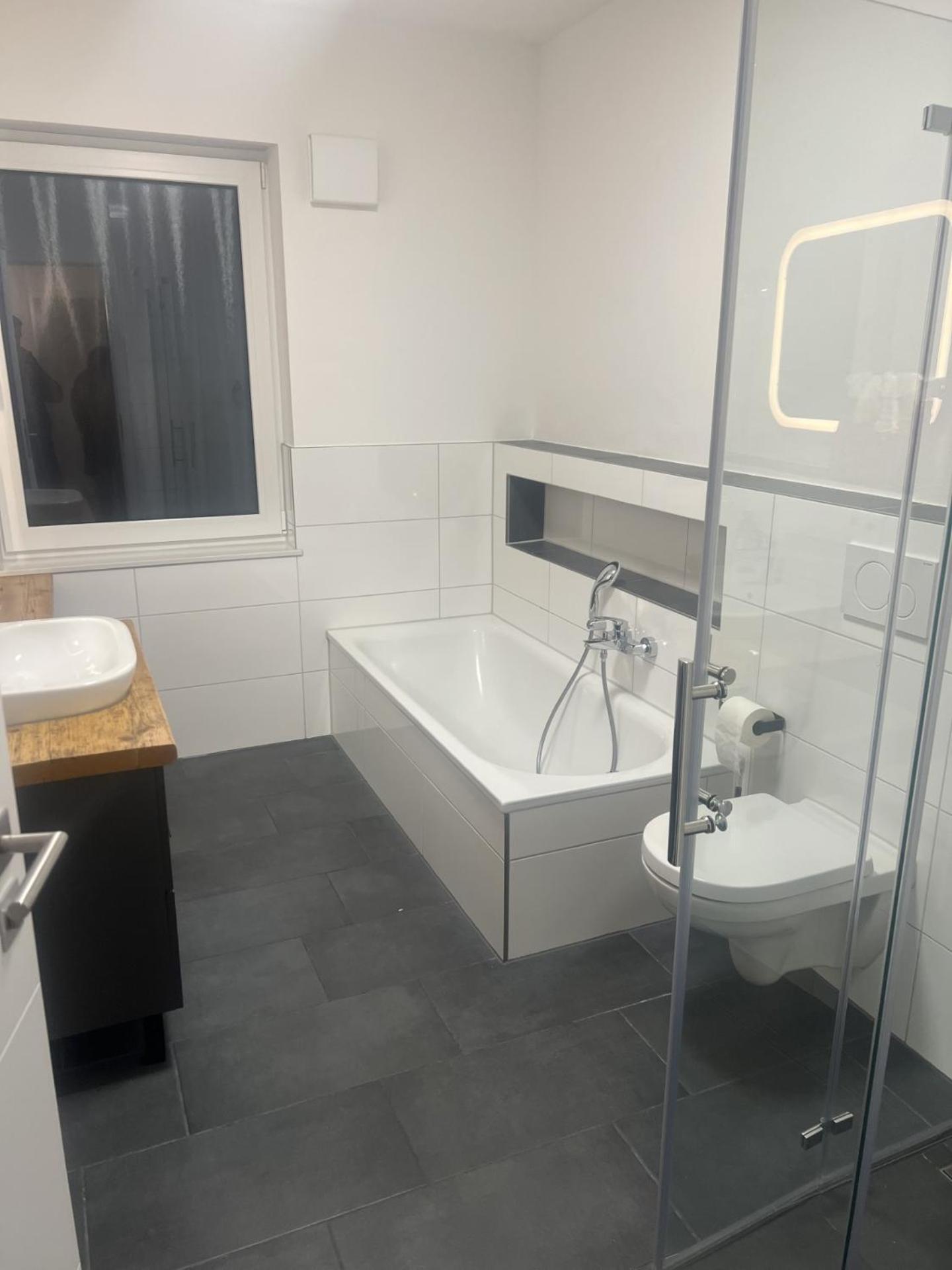 Schöne Ferienwohnung in Buxtehude- Zentral -Lade Säule -6Person