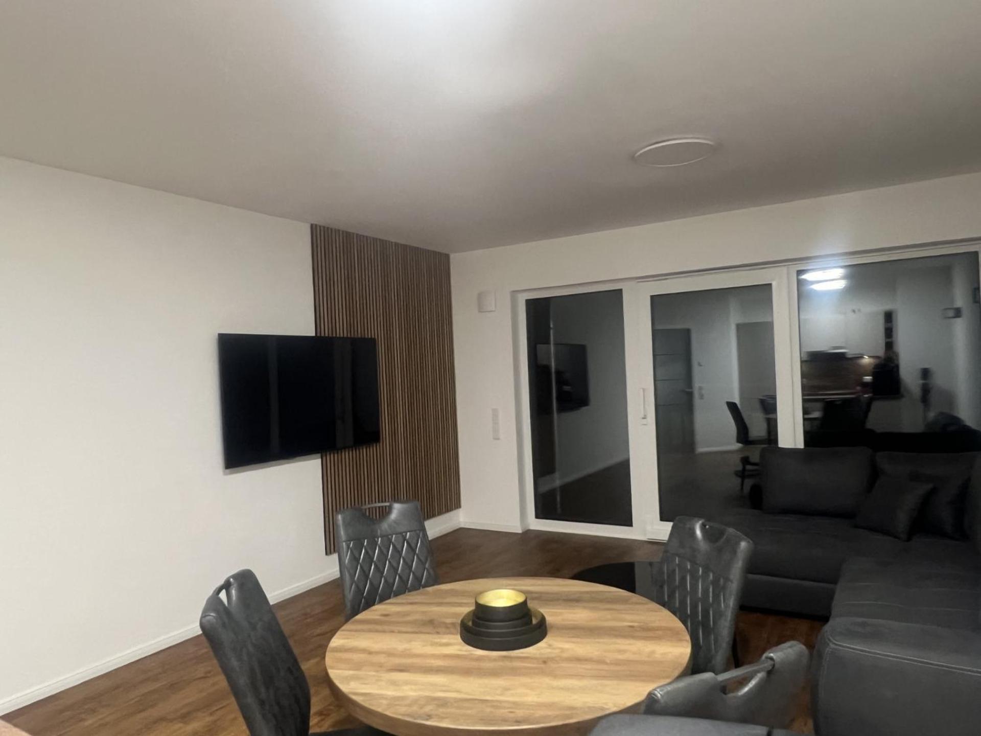 Schöne Ferienwohnung in Buxtehude- Zentral -Lade Säule -6Person