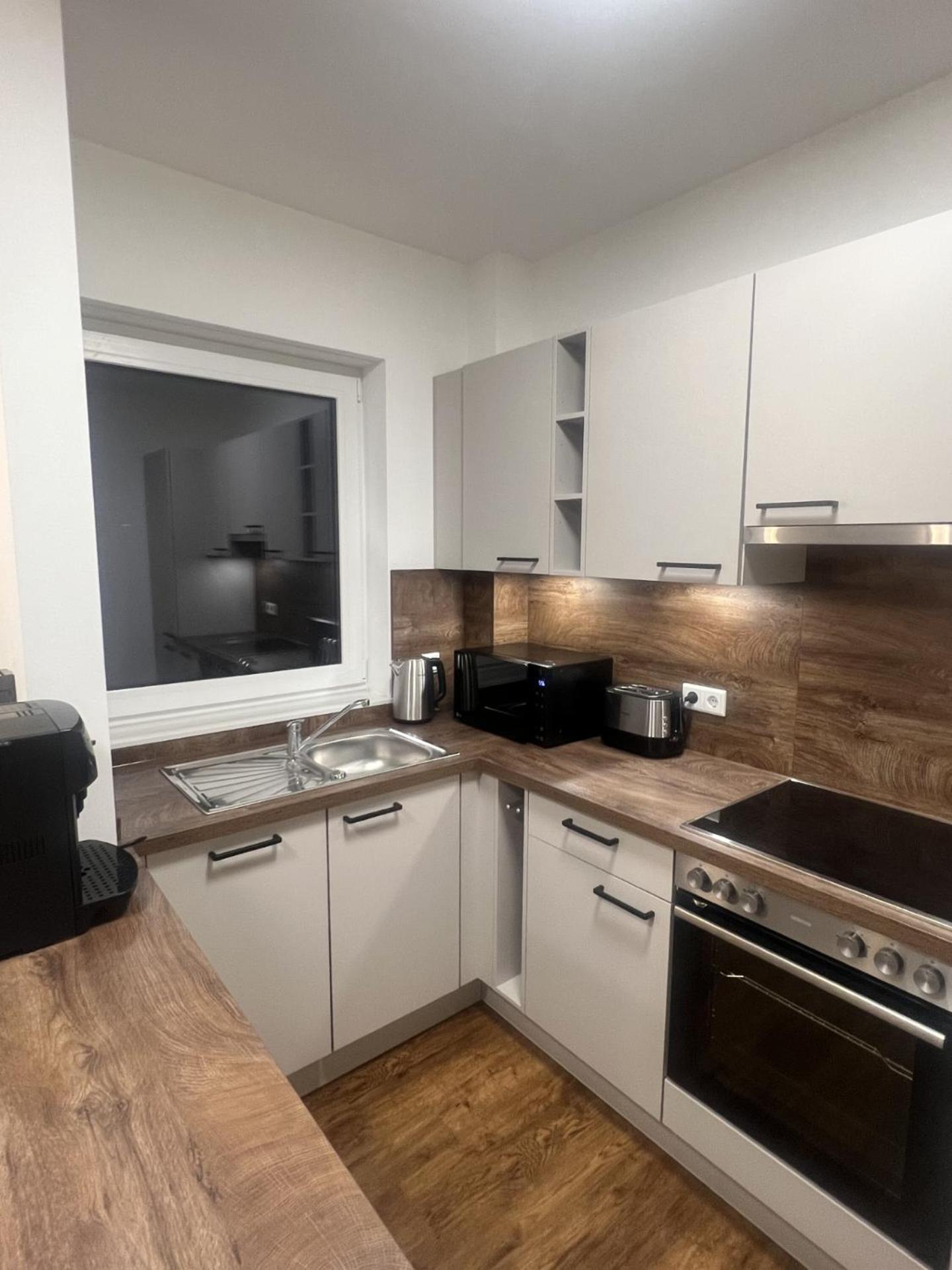 Schöne Ferienwohnung in Buxtehude- Zentral -Lade Säule -6Person