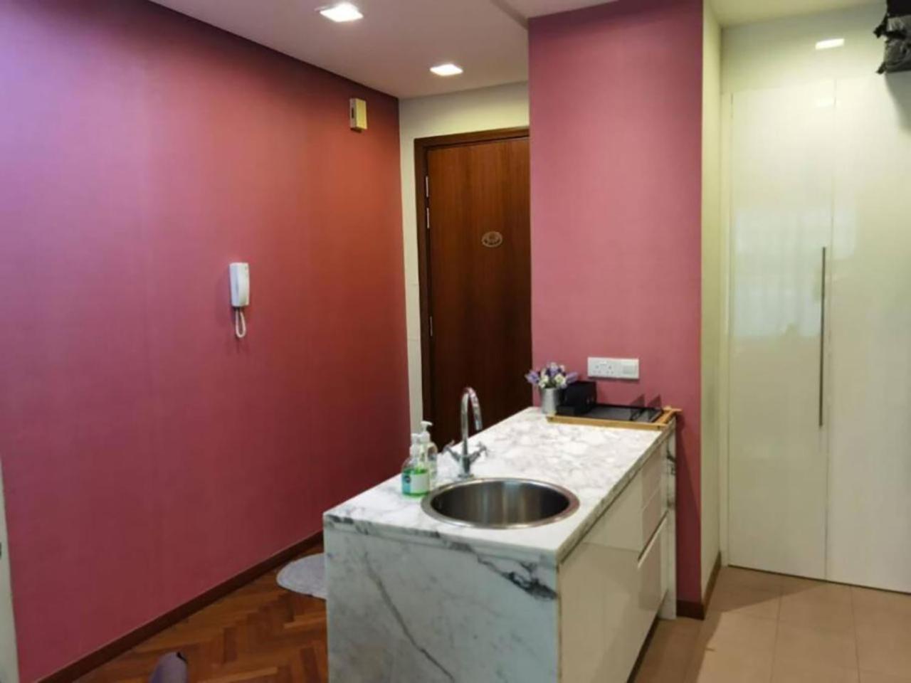 WOW Strait Quay Luxury Suite Room photo 5