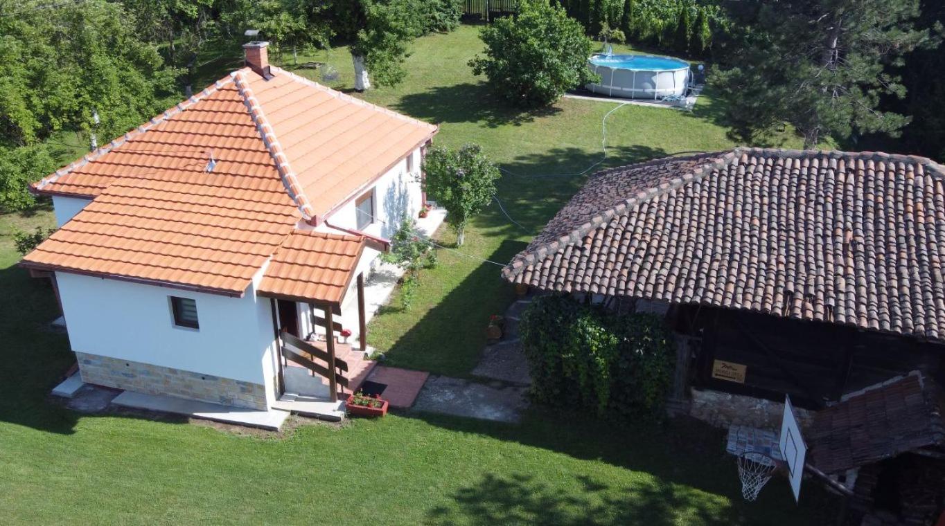 Topola vikendica