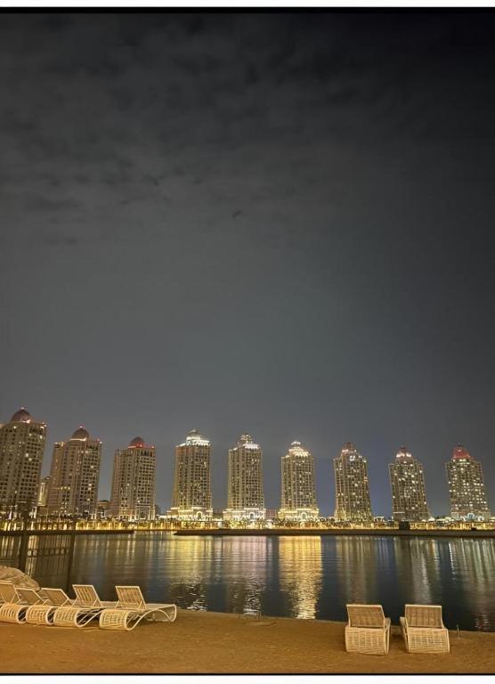Luxury Apartment in The Pearl, Qatar view 3