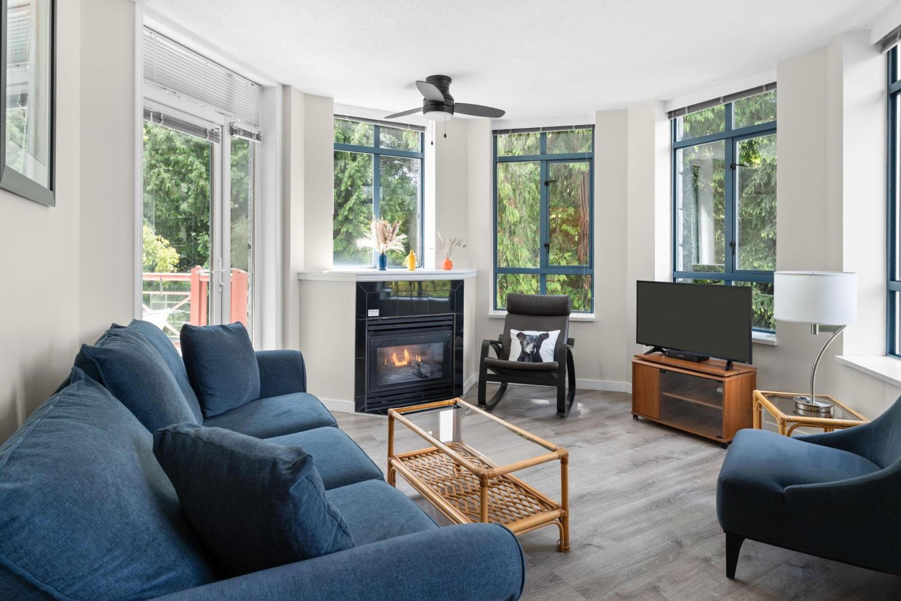 Alpenglow Lodge Bear Wonder One Bedroom by MVA