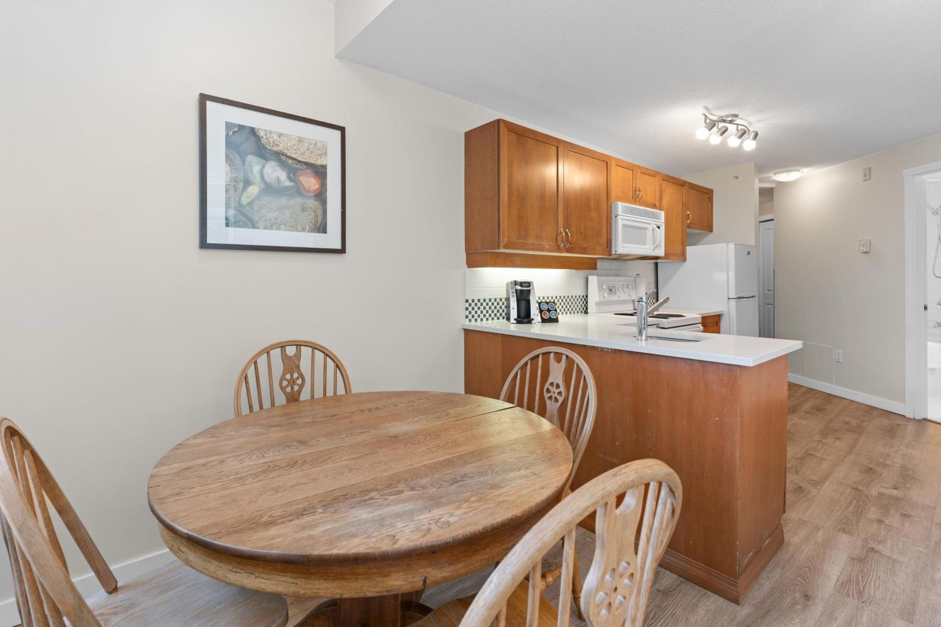 Alpenglow Lodge Bear Wonder One Bedroom by MVA