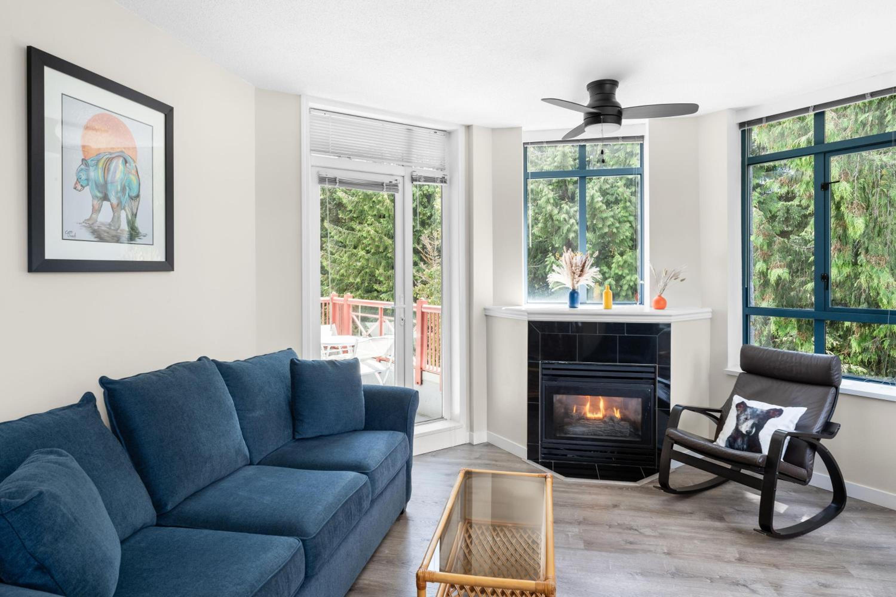 Alpenglow Lodge Bear Wonder One Bedroom by MVA