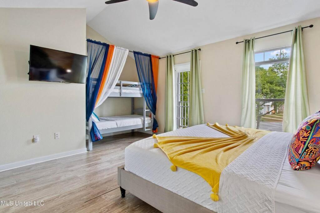 Family Fun Beach House, Sleeps 8, Pool view 5