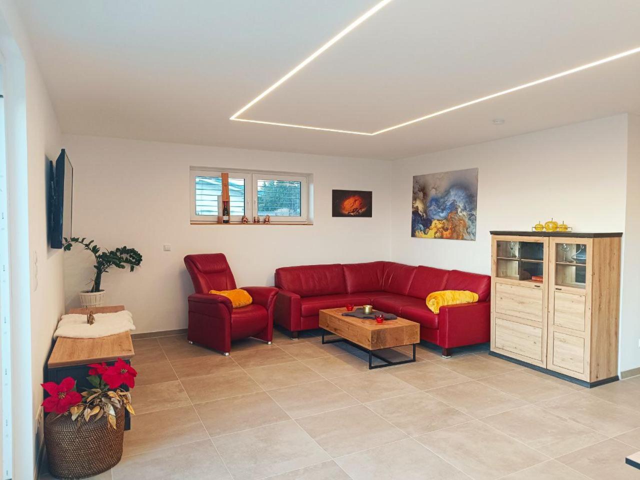 Mc Home Neues und sonniges Doppelhaus, Top 2 mit grossen Garten und E-Ladestation in Dobl bei Graz