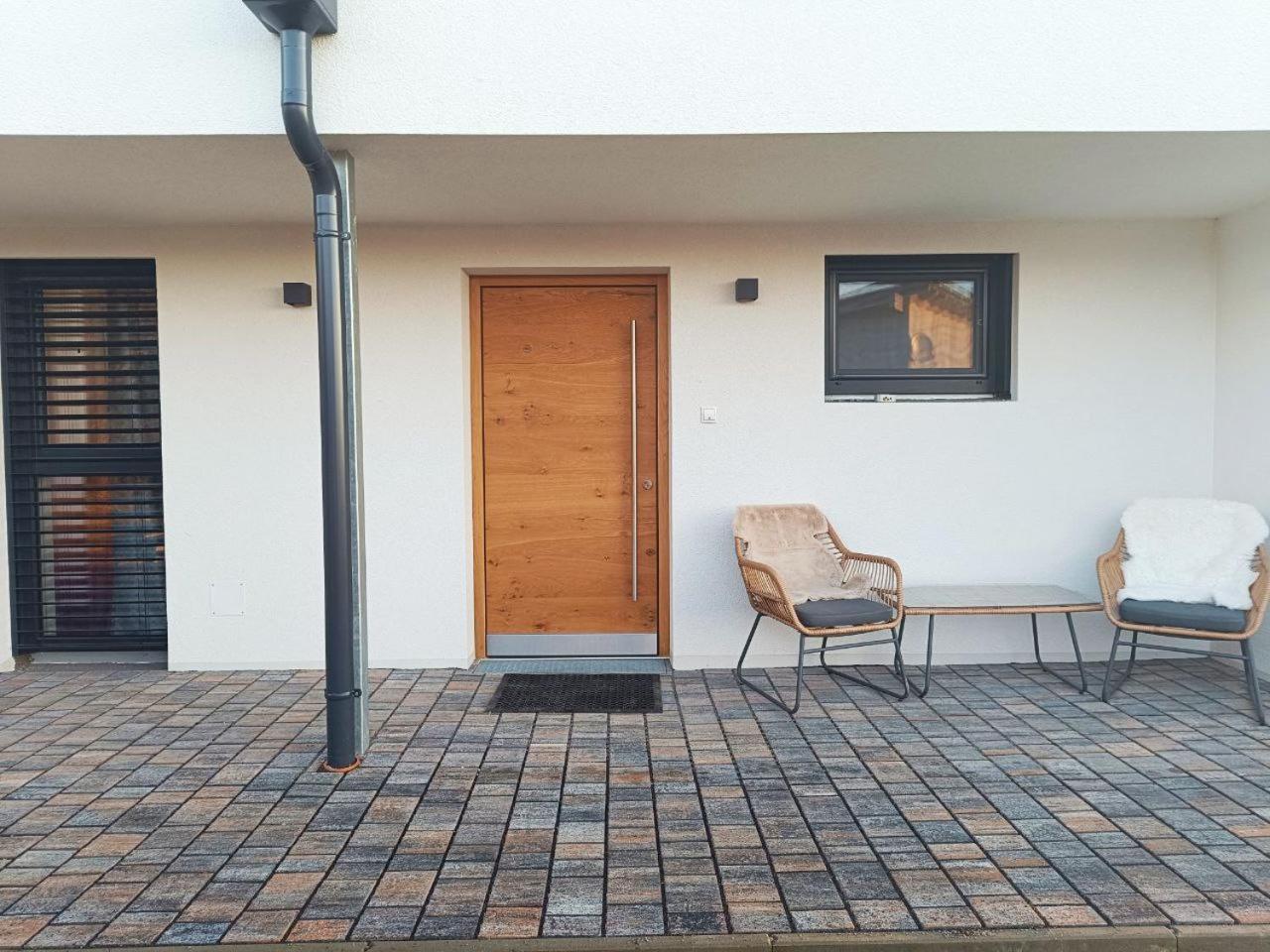 Mc Home Neues und sonniges Doppelhaus, Top 2 mit grossen Garten und E-Ladestation in Dobl bei Graz