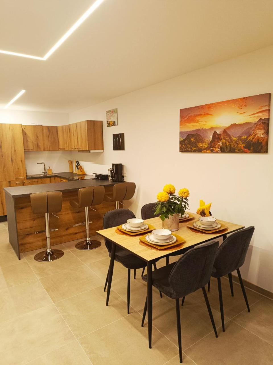 Mc Home Neues und sonniges Doppelhaus, Top 2 mit grossen Garten und E-Ladestation in Dobl bei Graz