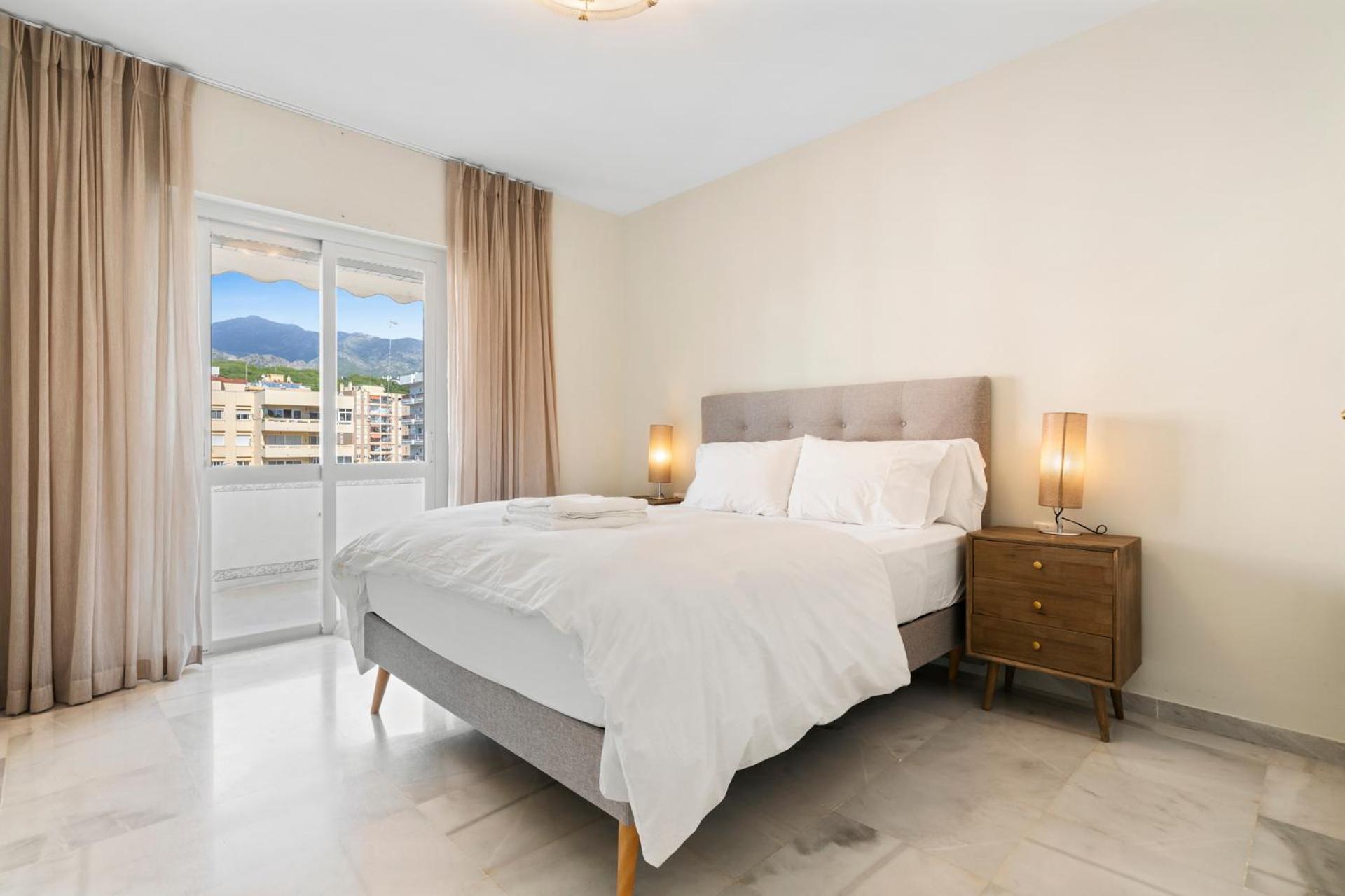 Sea view 2-bedroom apartment with pool view 3
