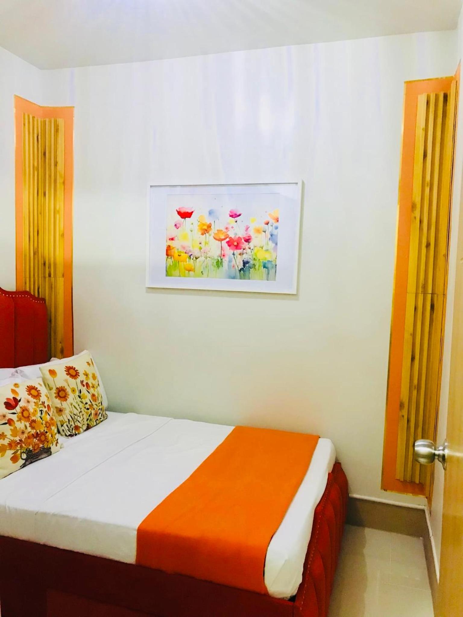 Oranje Suite Near Naia Terminal view 2
